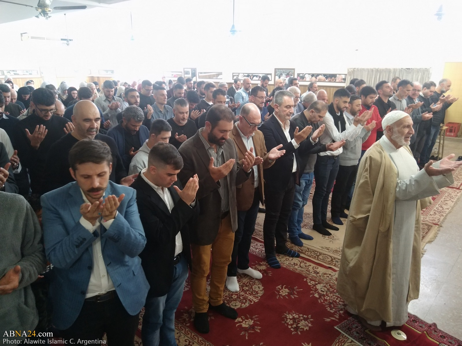 تقرير مصور / إقامة صلاة عيد الفطر المبارك في العاصمة الارجنتينية