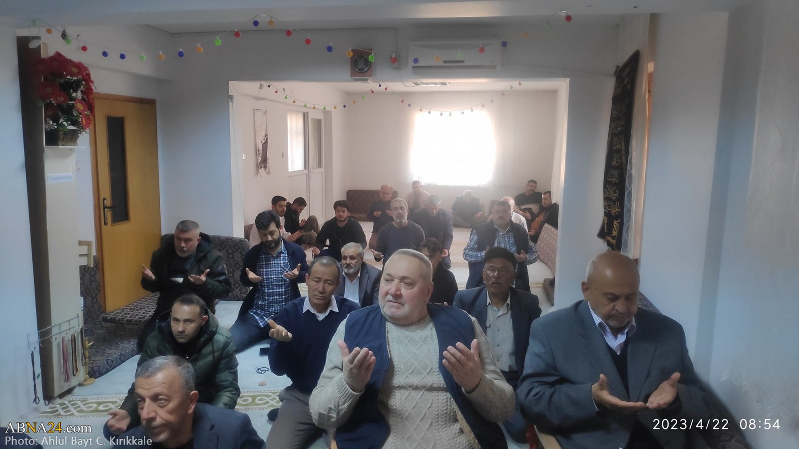 تقرير مصور / إقامة صلاة عيد الفطر المبارك في مدينة "قريق قلعة" التركية
