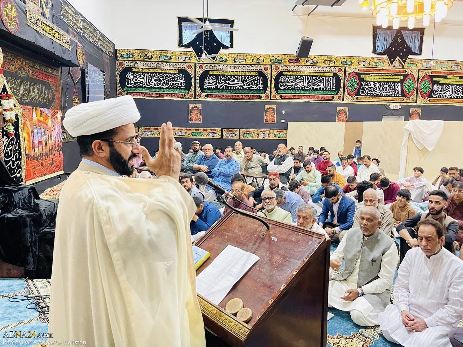 تقرير مصور / إقامة صلاة عيد الفطر المبارك في مدينة هيوستن ‏بولاية تكساس الامريكية