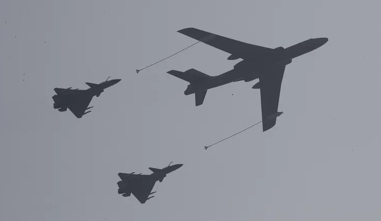 الصين تعلن تتبّع طائرة أميركية عسكرية في مضيق تايوان