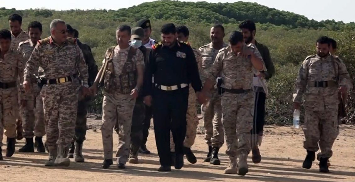 وزير الدفاع اليمني: على دول العدوان إثبات حسن النوايا بالتنفيذ العملي لشروط إحلال السلام 