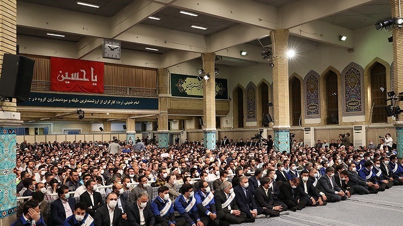 Pekan Buruh, Ribuan Buruh Iran Bertemu Rahbar (2)