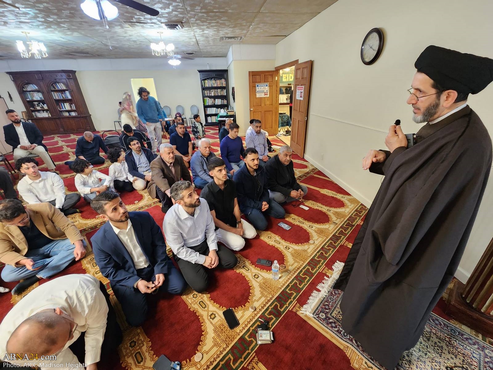 تقرير مصور / إقامة صلاة عيد الفطر المبارك في مدينة "ماديسون هايتس" بولاية ميشيغان الامريكية
