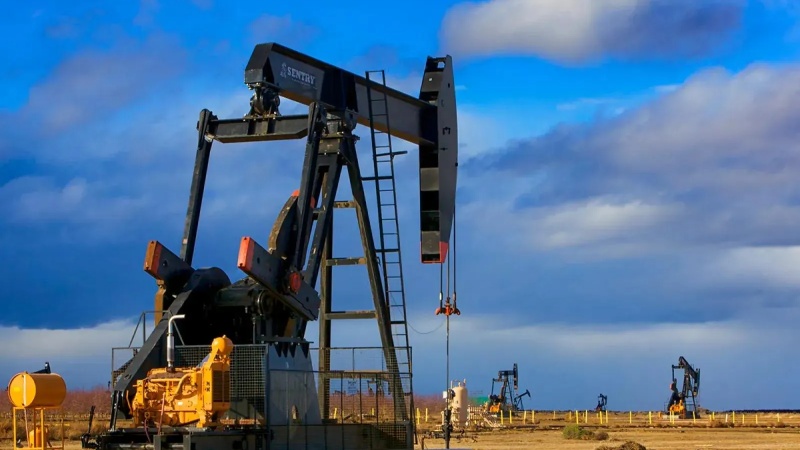 Казахстан решил сократить добычу нефти