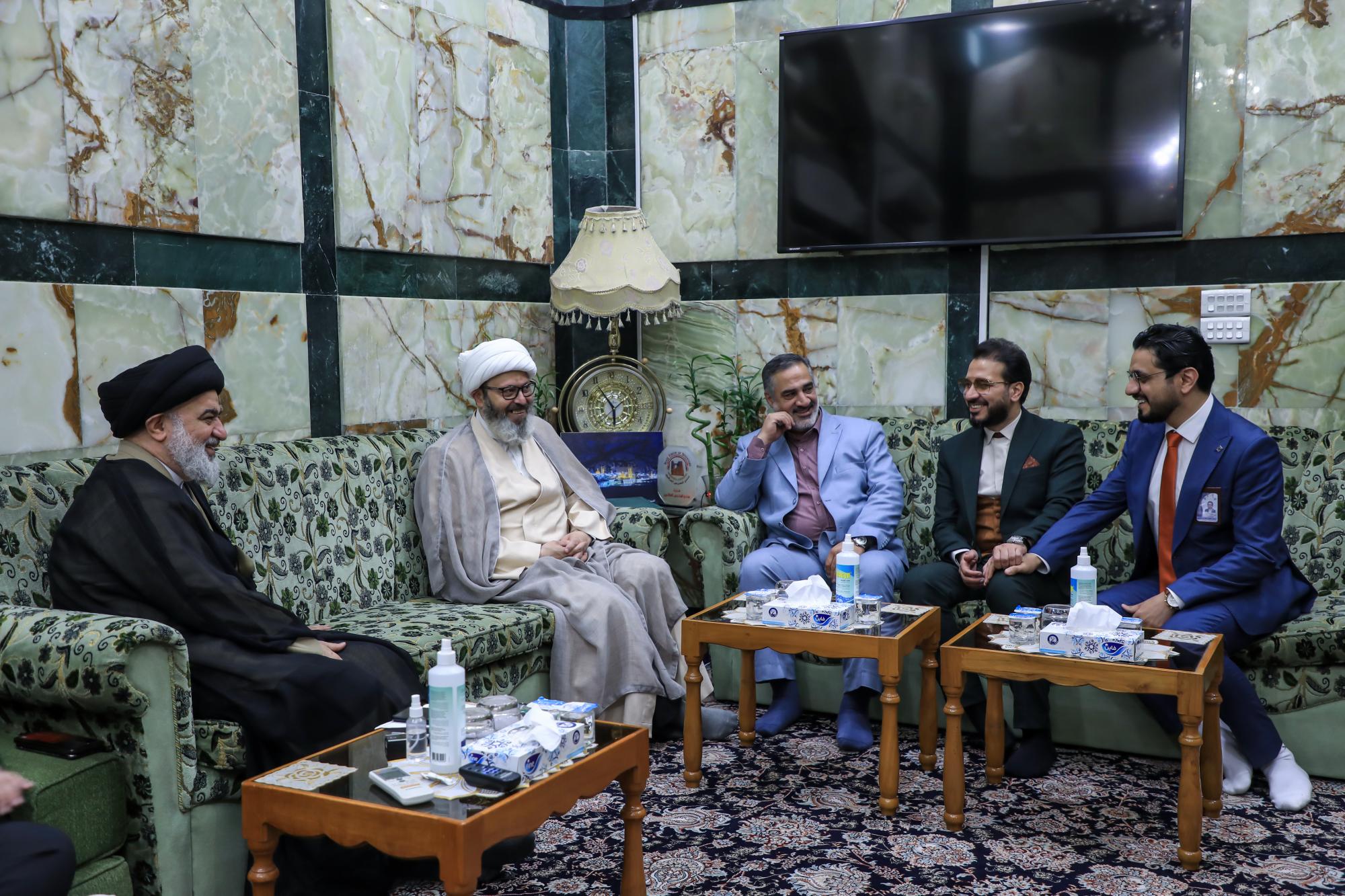 Sayed al-Safi receives experts of Quranic program 'Mahfel'