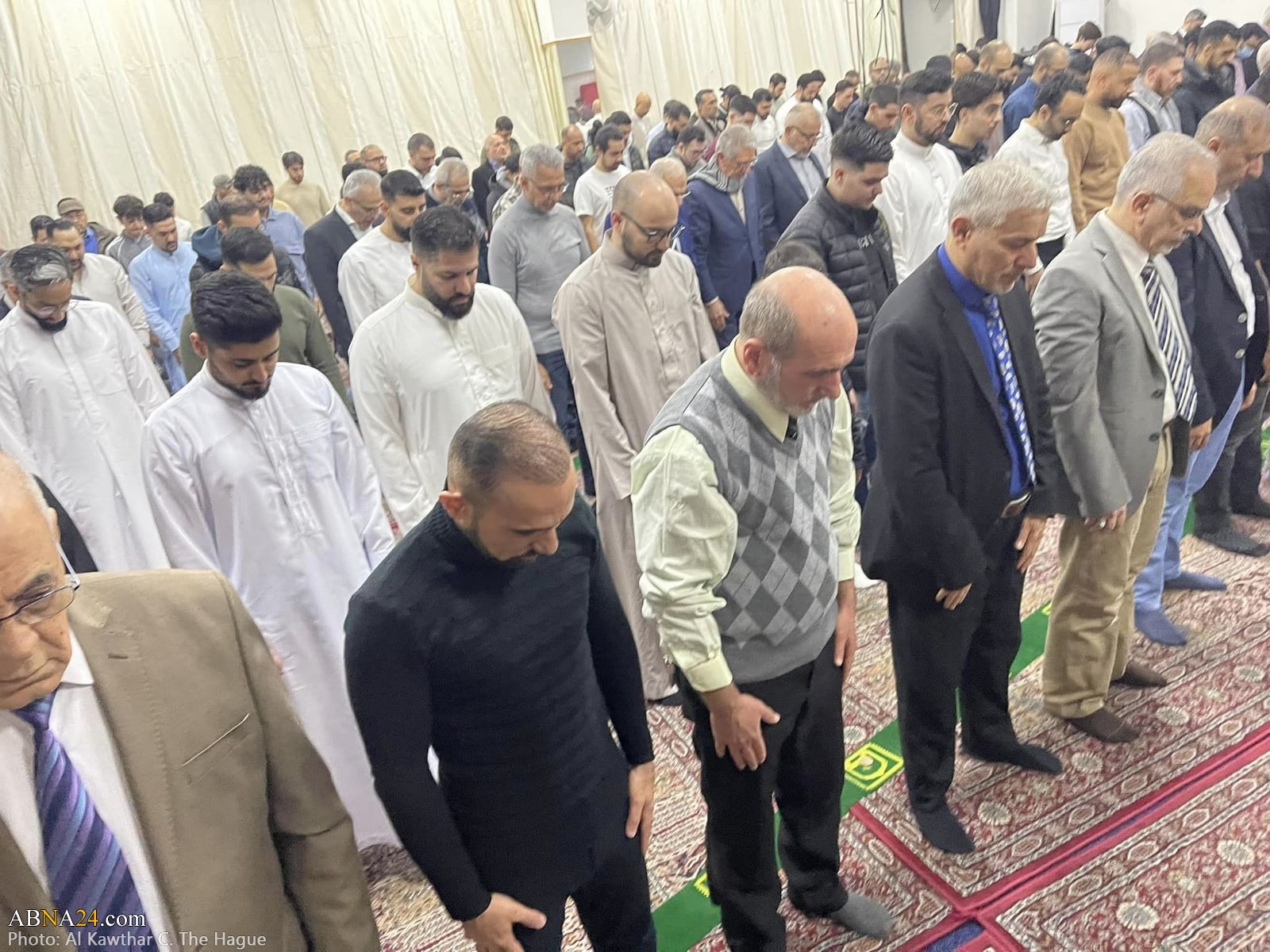 تقرير مصور / إقامة صلاة عيد الفطر المبارك في مدينة لاهاي الهولندية