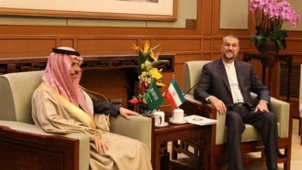 イラン･サウジ外相が会談後共同声明、代表部の再開と相互間協力の拡大へ