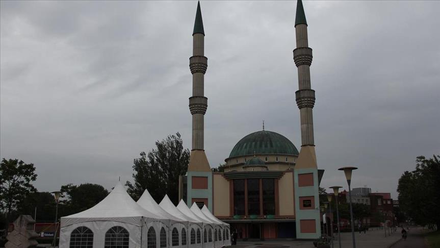 Dutch Banks, financial institutions structurally discriminate against Muslims  