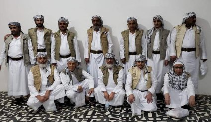 بالأسماء.. استقبال 13 أسيرا ومعتقلا بمطار صنعاء الدولي
