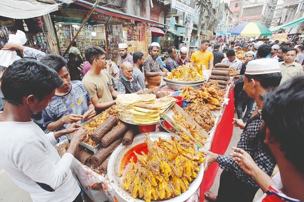 Bangladesh forced to reduce food budgets in Ramadan to cope with rising costs