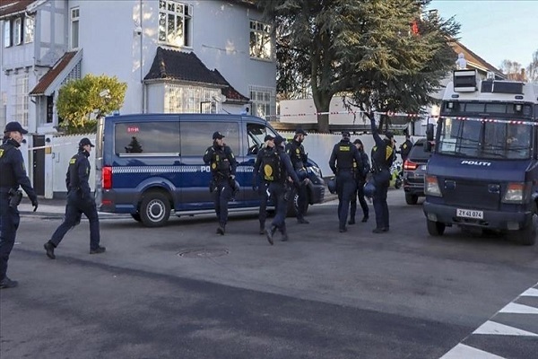 Anti-Islamic group burns Quran copies in front of Muslim embassies in Copenhagen
