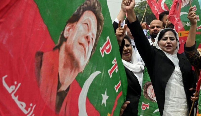 الرئيس الباكستاني يوافق على حل البرلمان