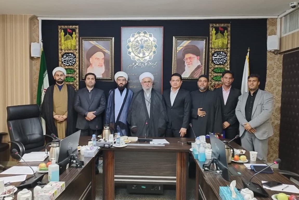 الأمين العام للمجمع العالمي لأهل البيت (ع) خلال استقباله أميرالحاج لمسلمي تايلاند: خطة الاستكبار الجديدة إزالة وسلب الشريعة الإسلامية من الشباب