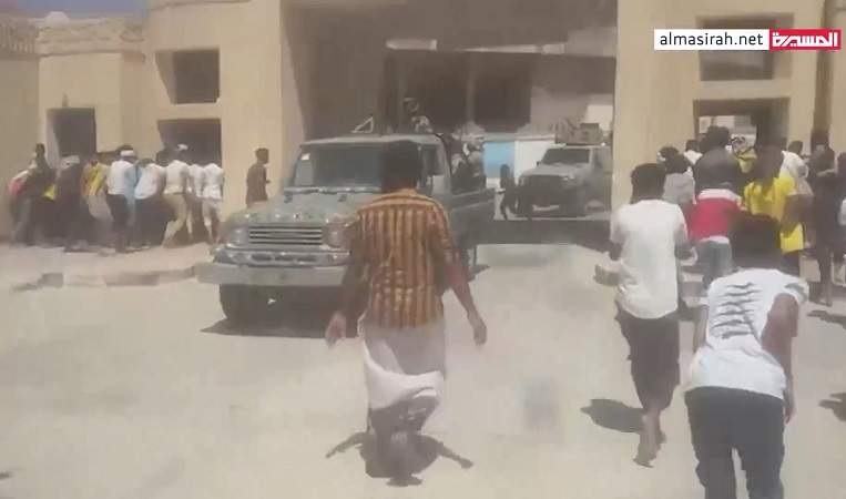 اليمن: صراع المرتزقة يتصاعد ويصل إلى القصر المحكوم سعوديًا وإماراتيًا