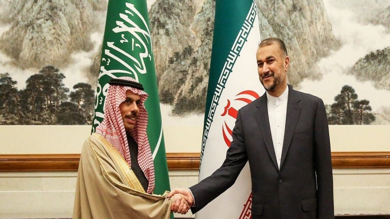 Menlu Iran dan Saudi Bertemu di Riyadh