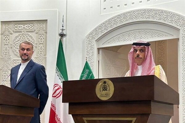 اميرعبداللهيان: نمد يدنا للتعاون مع دول الجوار/ بن فرحان: السعودية عازمة على توسيع العلاقات مع ايران