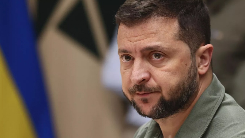  Зеленский уволил всех военкомов