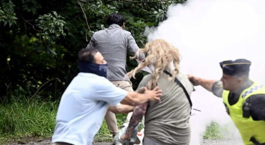 بازداشت زنی که قصد جلوگیری از اهانت به قرآن داشت