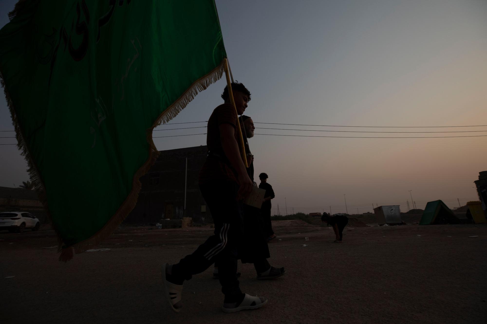 Road to Heaven, Arba'een walking visitors arrive at Al-Deer district