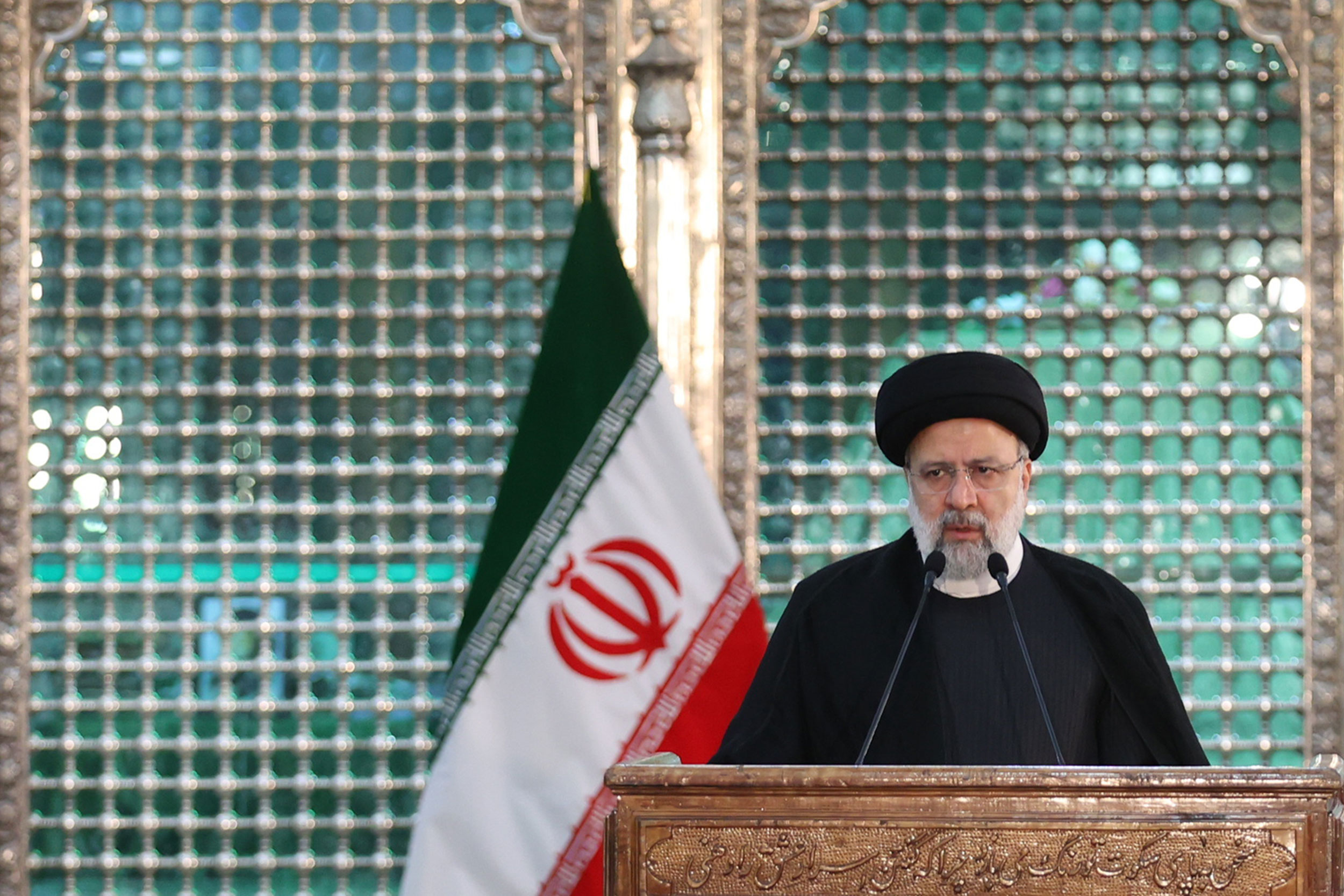 Allegiance with Imam Khomeini's ideals means adherence to valuable, lofty spirit of "we can"