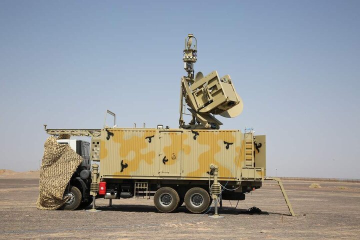 انطلاق مناورات "درع محافظي الولاية 1402" لتقييم منظومات الحرب الالكترونية بحضور القائد العام للجيش 