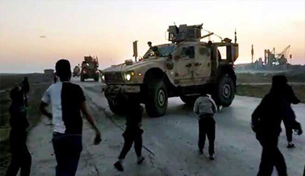 أهالي قرية حامو بريف القامشلي يطردون رتلاً للاحتلال الأمريكي