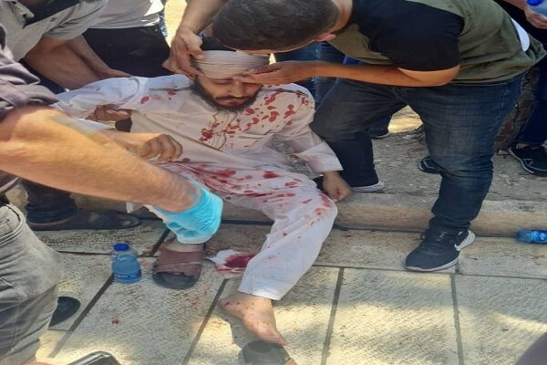 Palestinian worshipers injured by Israeli assault at Al-Aqsa