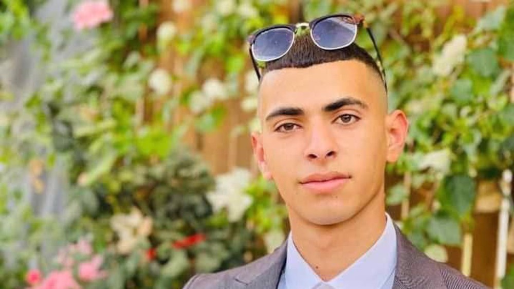 Ang mga kabataang Palestino ay sumuko sa mga pinsalang natamo sa pagsalakay sa Jenin ng Israel