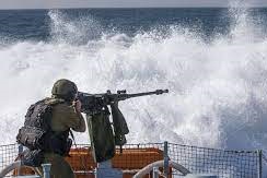  زوارق العدو تطلق النار صوب الصيادين الفلسطينيين في غزة