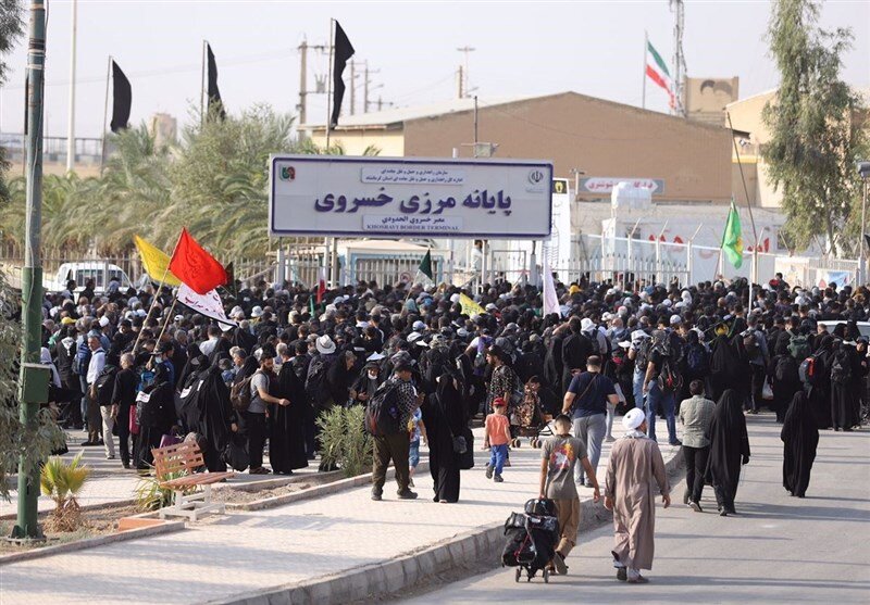 Some 35,000 Iranians cross Khosravi border post in day