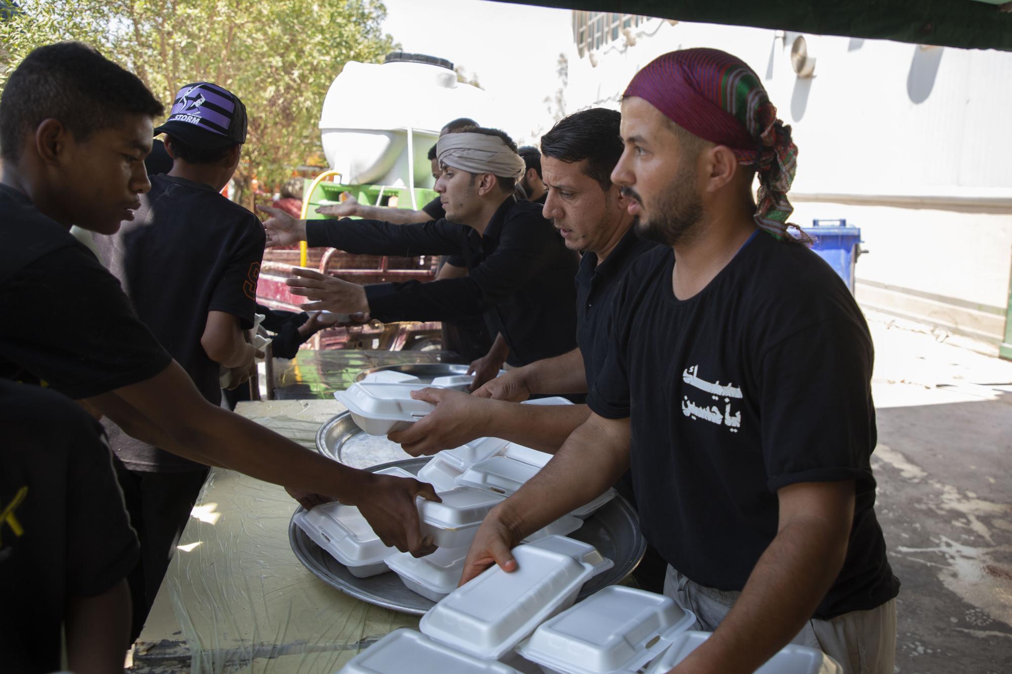 Host complex of Imam al-Hussain, al-Abbas shrines in Najaf providing services to Arba'een visitors (+Photos)