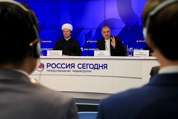 Москвада кечирилән топлантыда Русија мүсәлманлары вә христианлары Авропа өлкәләриндә Гуранын тәһгир олунмасыны мәһкум едибләр