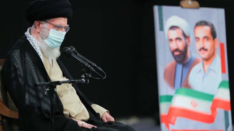  নিষেধাজ্ঞার উদ্দেশ্য হচ্ছে ইরানিদের জীবিকা জিম্মি করা: সর্বোচ্চ নেতা