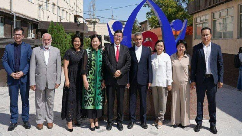  Ифтитоҳи маркази забони форсӣ ва фарҳанги эронӣ дар Бишкек