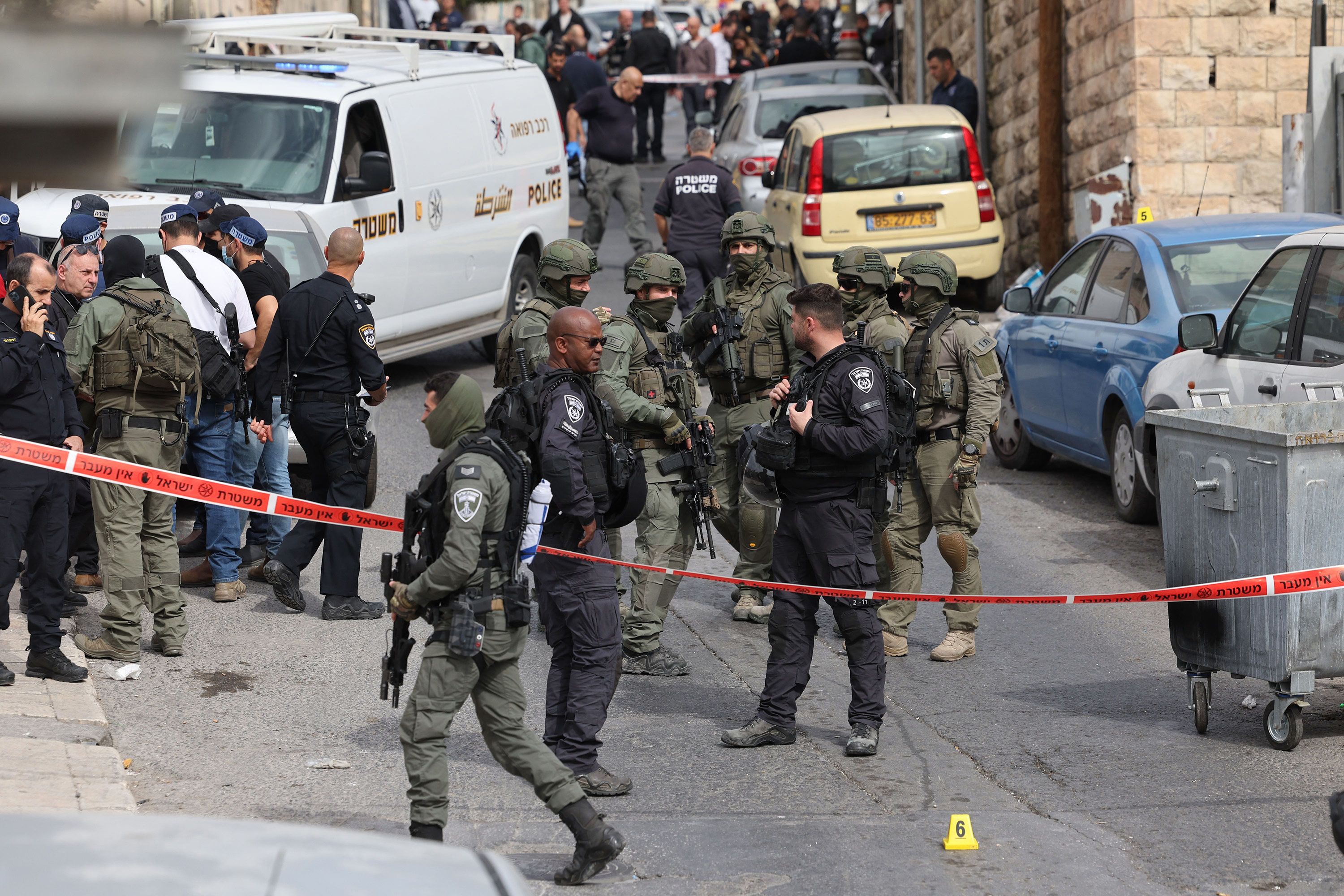 One Zionist killed, 3 injured in Palestinian operation in Ramallah