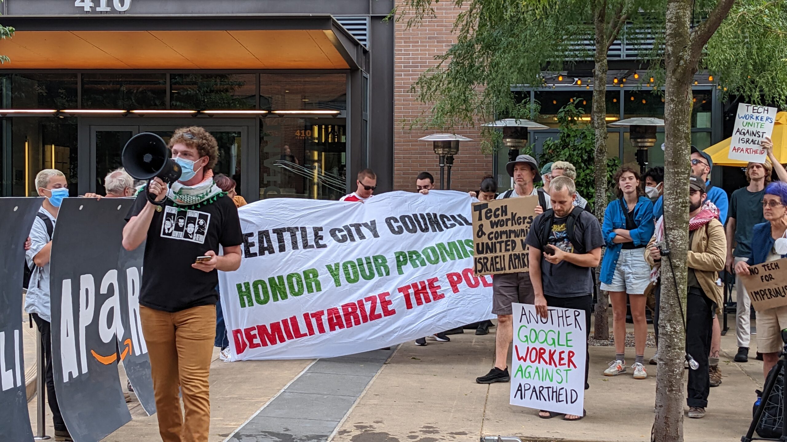 Google workers protest company’s support for Israeli apartheid