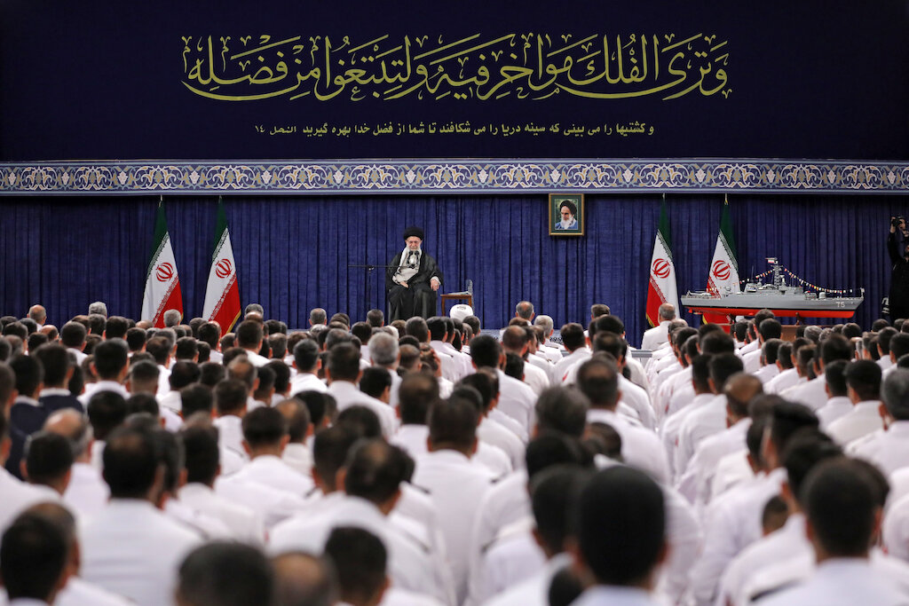 Ipinagmamalaki ni Imam Khamenei ang ika-86 na flotilla na paglalakbay sa buong mundo 
