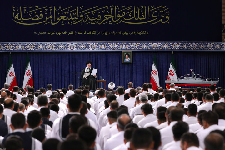 قائد الثورة الاسلامية: مهمة المجموعة البحرية الـ86 كانت عملا كبيرا وأثبتت ان المياه الحرة ملك للجميع