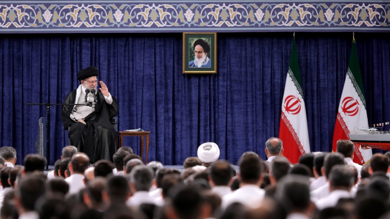 イラン最高指導者、自国海軍艦隊の世界一周航海任務成功を称賛