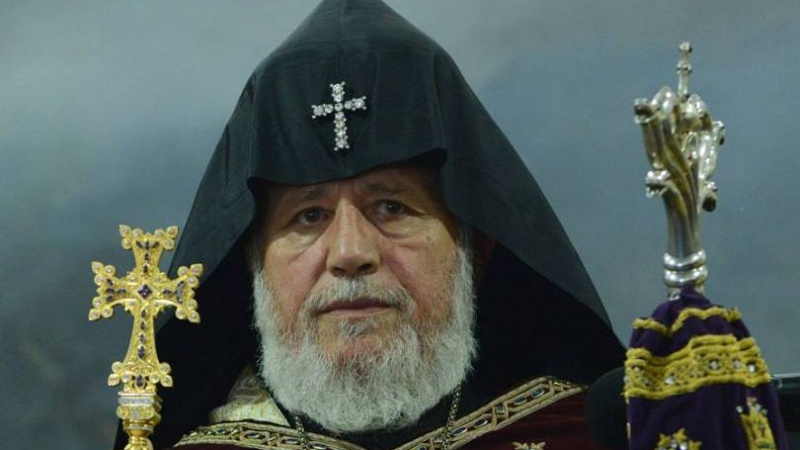 Раҳбари динии арманиҳо беҳурматӣ ба Қуръони каримро маҳкӯм кард