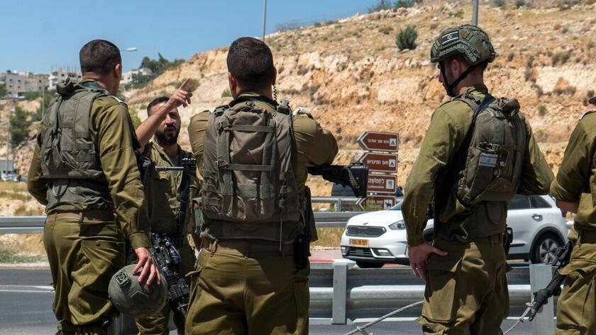 Israeli soldier sets fire to himself: Report