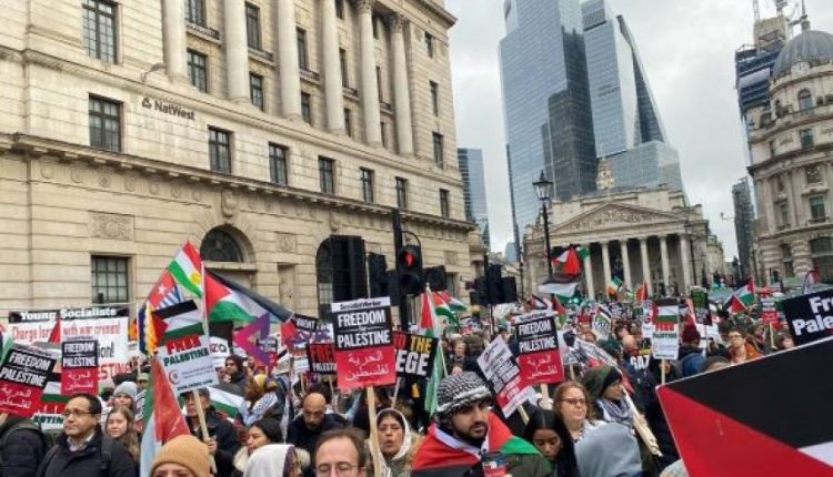 Massive demonstrations held in London in solidarity with Gaza