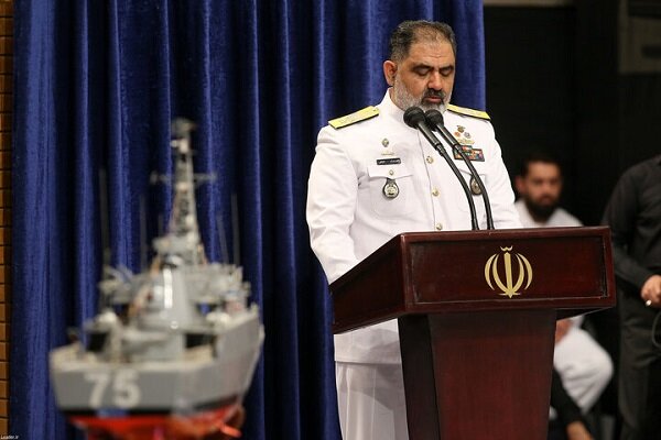 Navy Commander: Iran says will force US aircraft carrier out of region