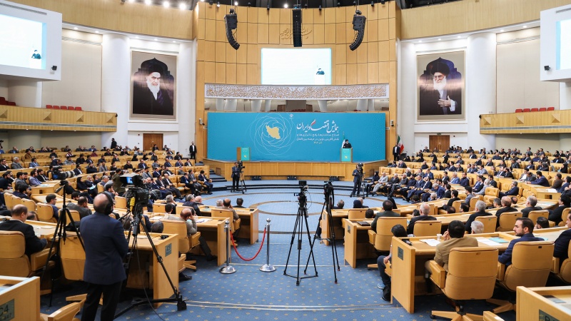 Раиси: Экономика Ирана должна стать фундаментальной наукой