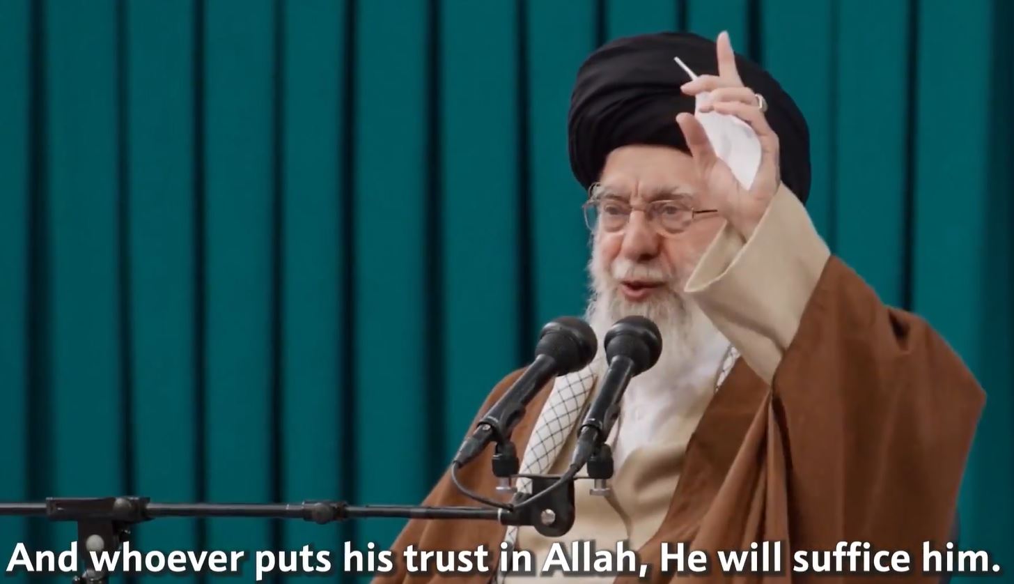 Imam Khamenei "Pasti Allah akan mencukupkannya"