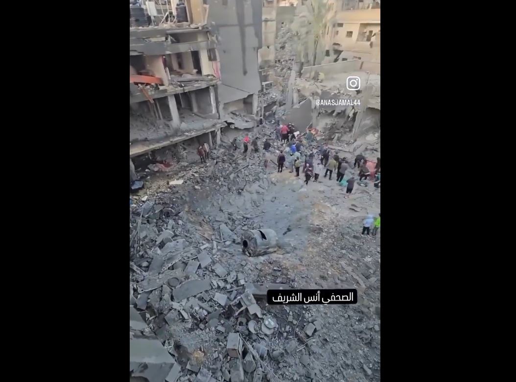 Video: Israeli occupation warplanes bombed a residential in Jabalia, north of Gaza