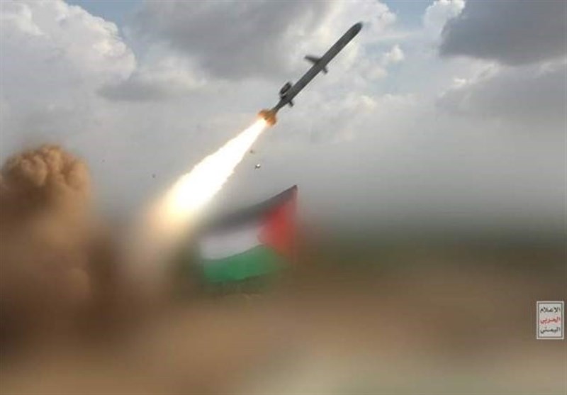  القوات المسلحة اليمنية تستهدف سفينة حاويات متجهة للكيان الصهيوني في البحر الأحمر 
