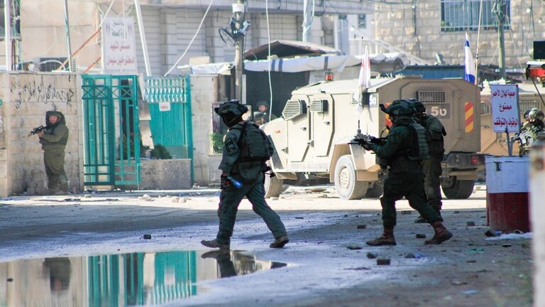 نادي الأسير الفلسطيني: قوات الکیان المحتل تعتقل سيدة مصابة بالسرطان من محافظة بيت لحم