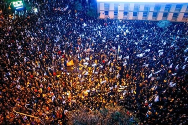 تظاهرات حاشدة في تل ابيب للمطالبة بوقف العدوان على قطاع غزة