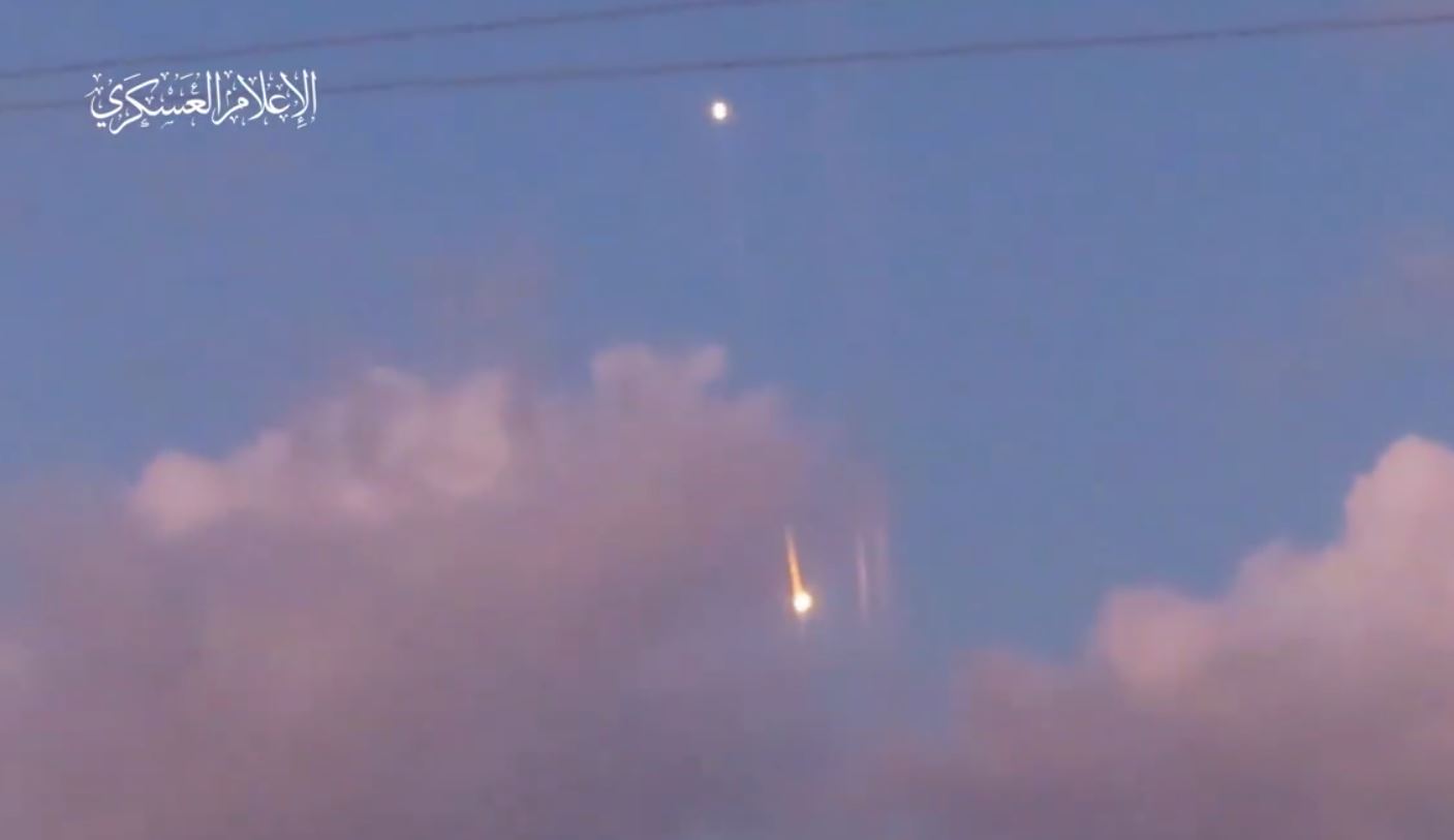 Video: Qassam rocket attacks on occupied lands from areas in Gaza that Zionists claims to control